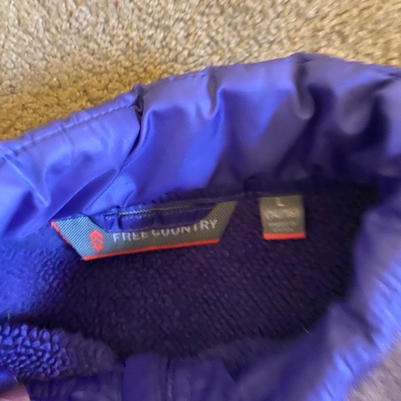 Free Country mixed media vest. - Picture 2 of 2